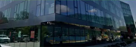 Вид здания, в котором расположен головной офис онлайн обменника БТЦБИТ